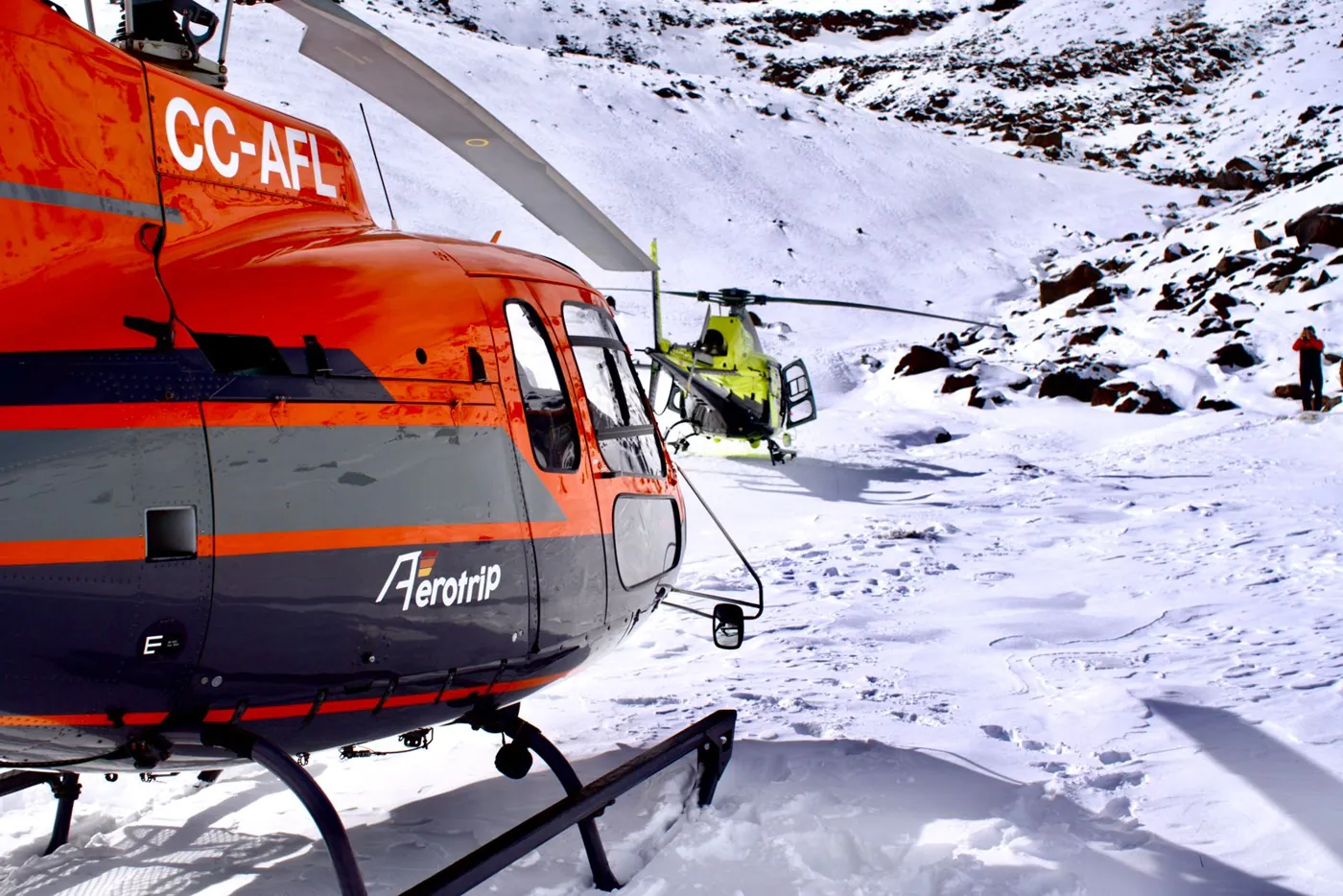 Helicóptero de Aerotrip en la nieve